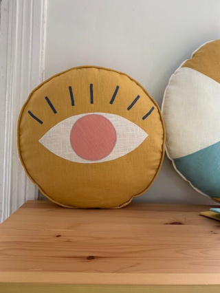 Mustard-colored linen pillow "Sole e Luna"