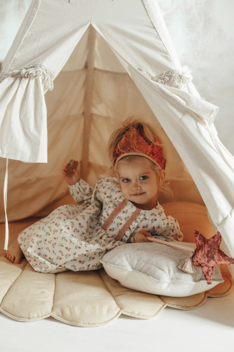 Teepee tent with frills "Folk"