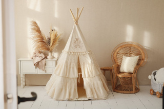 Tipi-Zelt mit "Boho" Rüschen