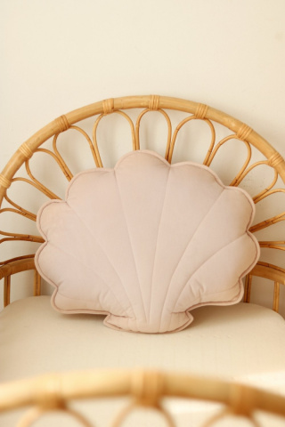 Velvet large shell pillow "Powder pink"