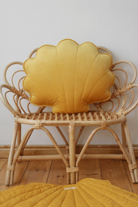 Velvet large shell pillow "Honey"