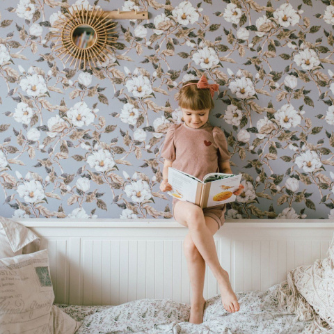 Wallpaper Magnolias on a blue background interior