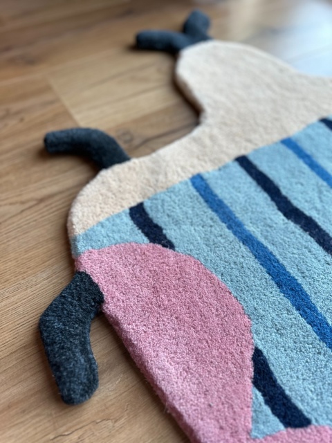 Nelly bug woolen rug 120 x 90 cm handtufted