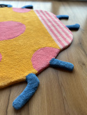 Ręcznie tkany dywan wełniany Emily Ladybug 120 x 115 cm