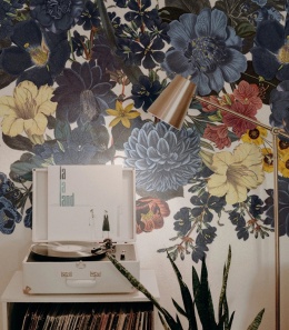 Flowery Home Wide wallpaper by Wallcolors