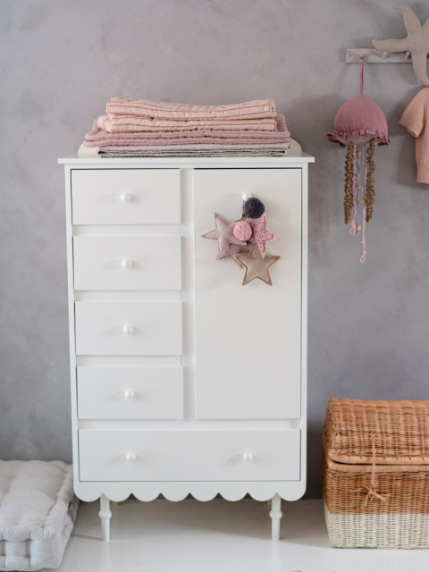 Chest of drawers Babushka white