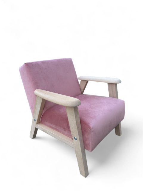 Upholstered children's chair with MINIO armrests