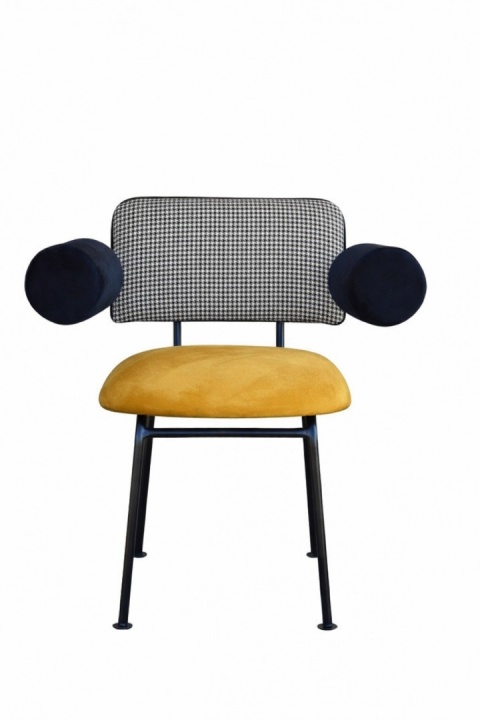 BEE fotel tapicerowany z podłokietnikami na metalowym stelażu