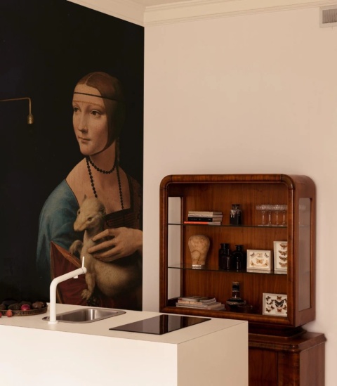 Lady with an Ermine wallpaper by Wallcolors