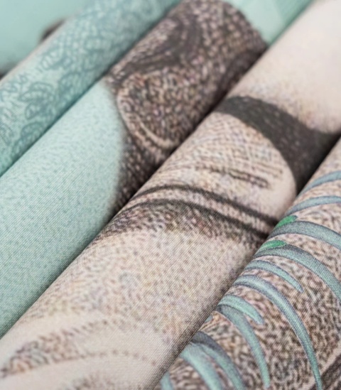 Tapeta Zodiac Muse od Wallcolors