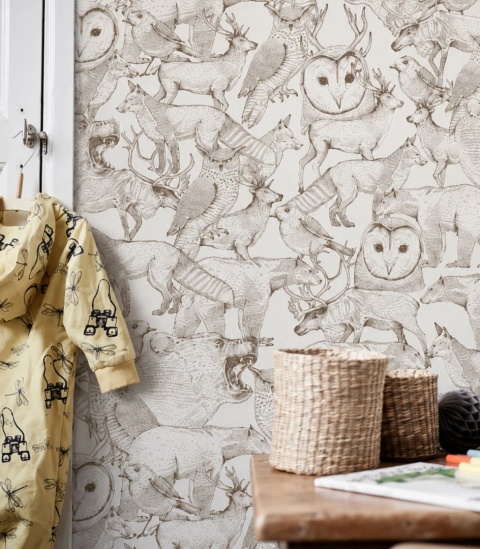 Tapeta Forest Friends Brown od Wallcolors