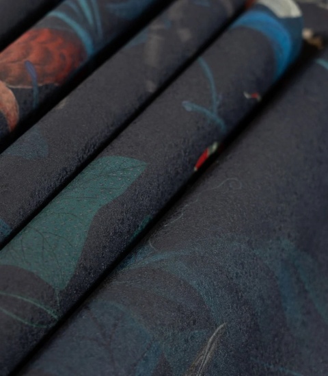Tapeta Teal Blue Garden od Wallcolors