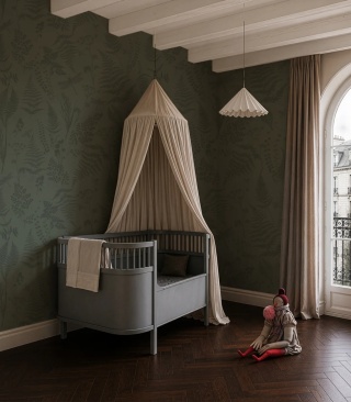 Tapeta Woodland Whisper Green od Wallcolors