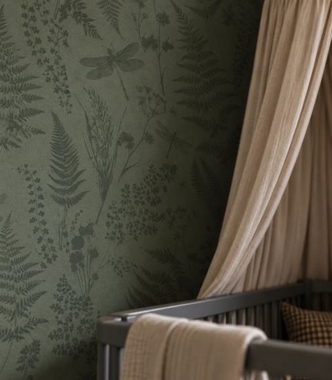 Tapeta Woodland Whisper Green od Wallcolors