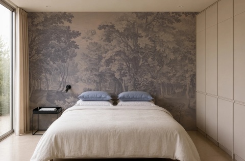 Tapeta Timeless Trees Blue od Wallcolors
