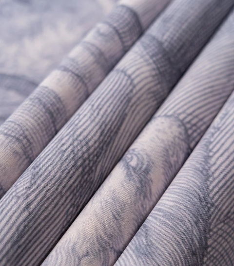 Tapeta Timeless Trees Blue od Wallcolors