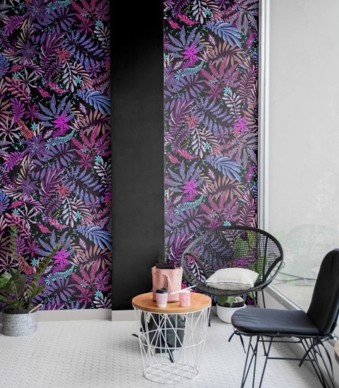 Tapeta Violet Leaves od Wallcolors