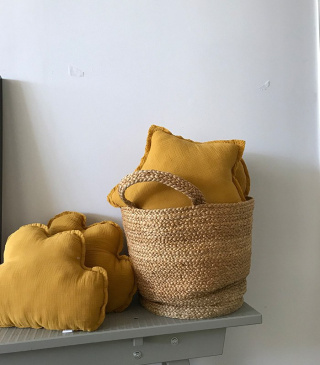 Mustard Star Pillow "musk"