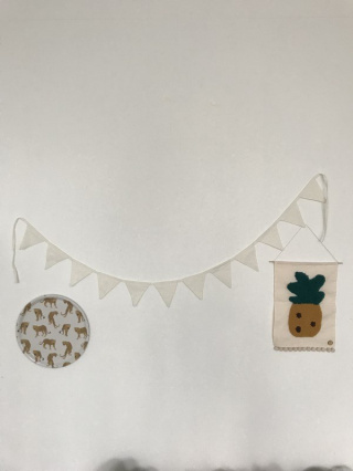 Vanilla Triangular garland with LNU